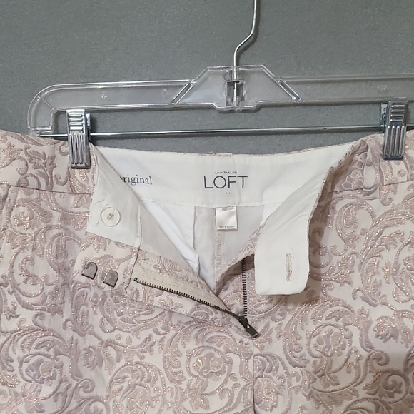 ANN TAYLOR LOFT Women's Elegant Cream/Gold Patterned Women Shorts - Size 12 - Picture 6 of 13